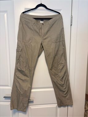 Women’s Patagonia cargo pants